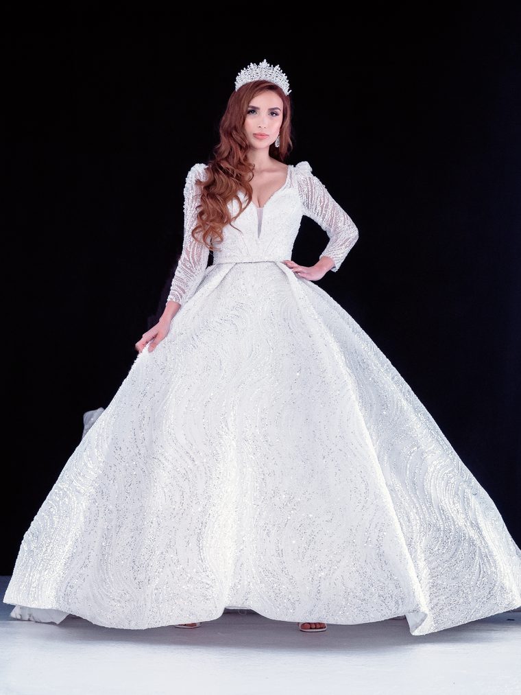 Robe de cérémonie sur le podium du Fashion Show